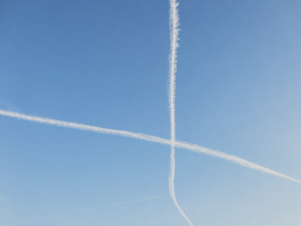 Contrails forming a cross