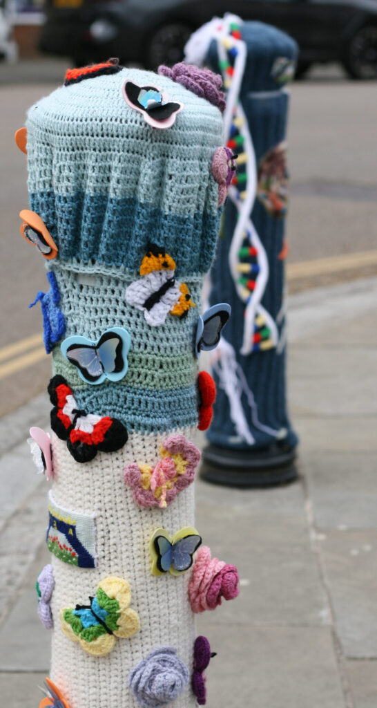 The butterflies and flowers bollard